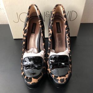 Joan & David Darillo Pumps